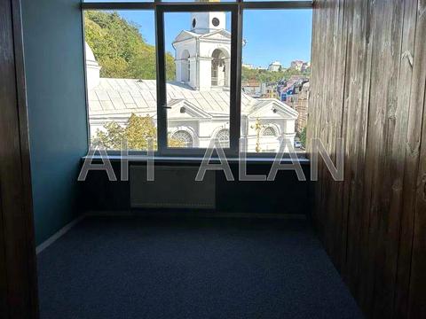 комерційна за адресою Верхній Вал вул., 2