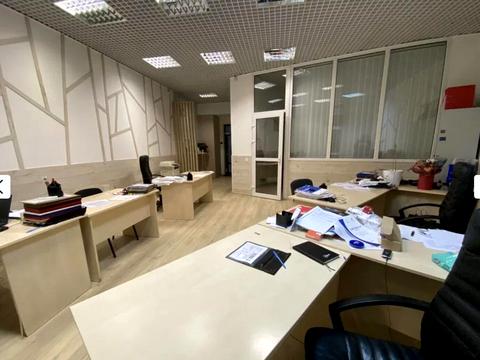 комерційна за адресою Євгена Коновальця вул. (Щорса), 36 д