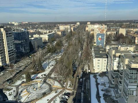 квартира за адресою Космонавтів просп., 49