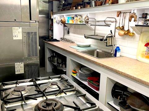 комерційна за адресою Військовий узвіз, 8