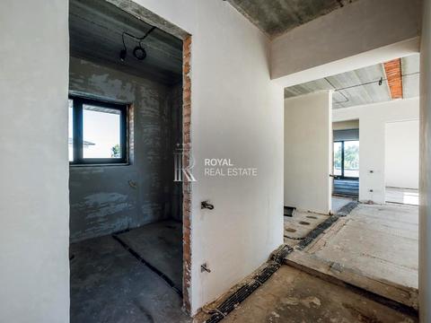 дом по адресу шкільна, 6