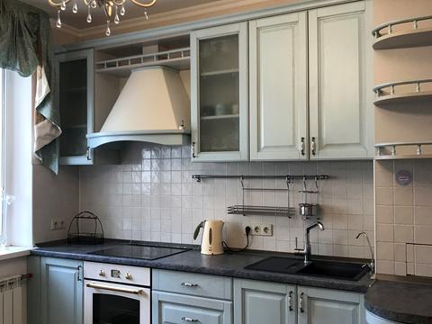 квартира за адресою Дніпровська набережна вул., 23