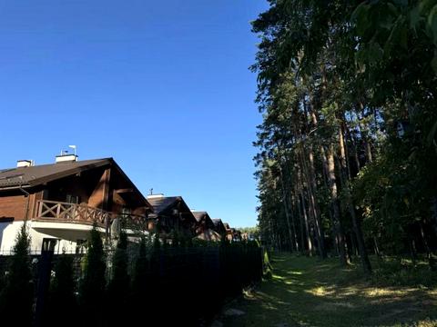 будинок за адресою Невеличука