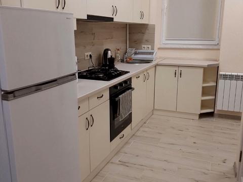 квартира за адресою Кирила і Мефодія пл. (Миру), 15