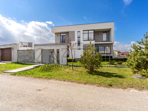 дом по адресу бучанський