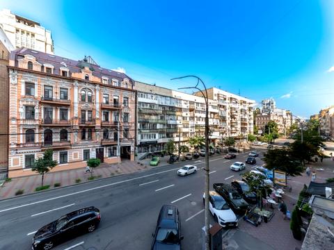 комерційна за адресою Саксаганського вул., 119