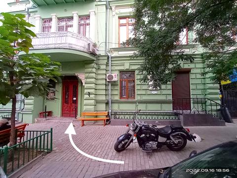 комерційна за адресою Гоголя вул., 9