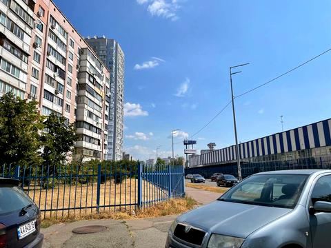 комерційна за адресою Бориса Гмирі вул., 15