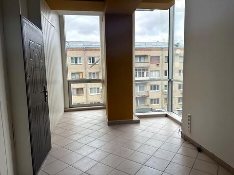 комерційна за адресою Євгенія Єніна вул. (Бакуліна), 4а