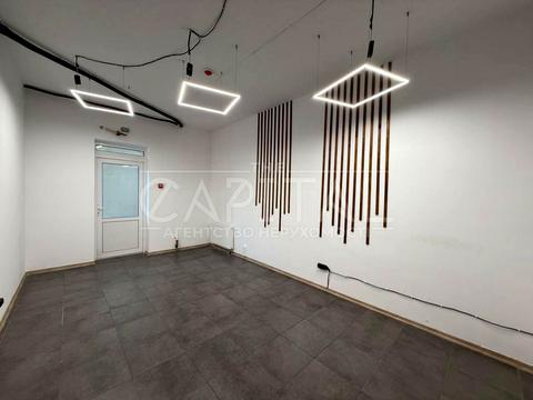 комерційна за адресою Дегтярна вул., 7