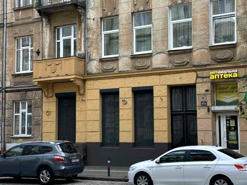 коммерческая по адресу Степана Бандери вул., 47