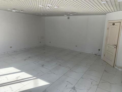 комерційна за адресою Берегова вул., 20