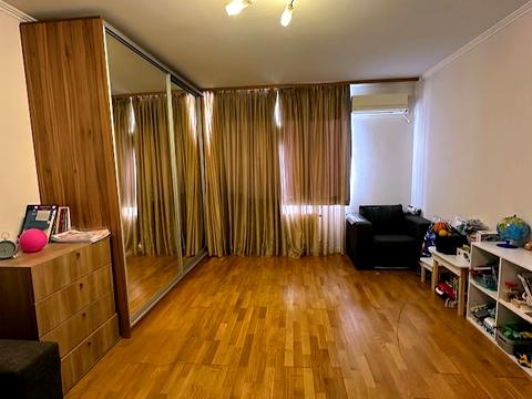 квартира за адресою Василя Симоненка вул., 4