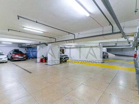 комерційна за адресою Липська вул., 10