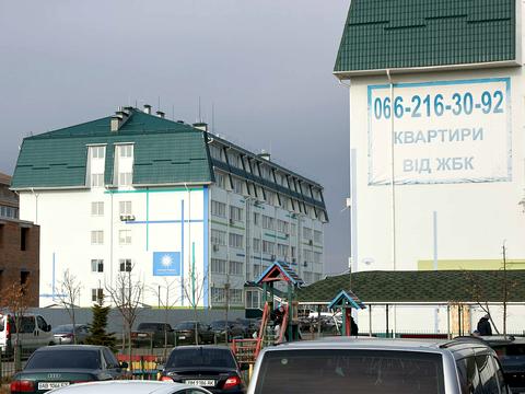 комерційна за адресою Спортивна вул., 18