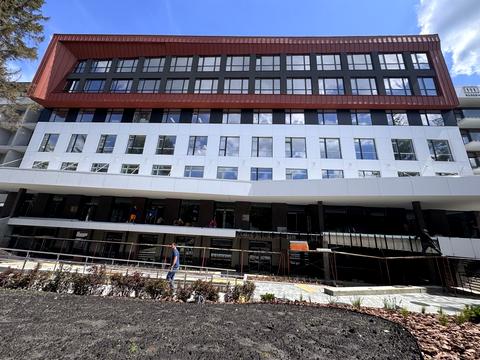 комерційна за адресою Зелена вул., 111