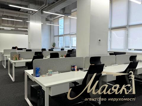 комерційна за адресою Сім'ї Прахових вул. (Гайдара), 58