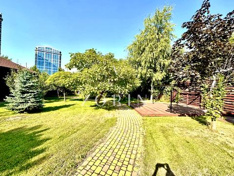 будинок за адресою Набережна Перемоги вул., 9-Б