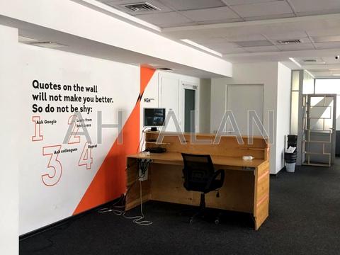 комерційна за адресою Володимирська вул., 77А