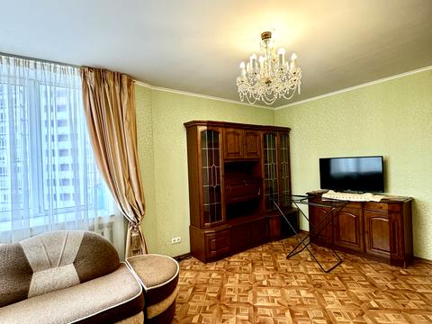 квартира за адресою Миколи Бажана просп., 10
