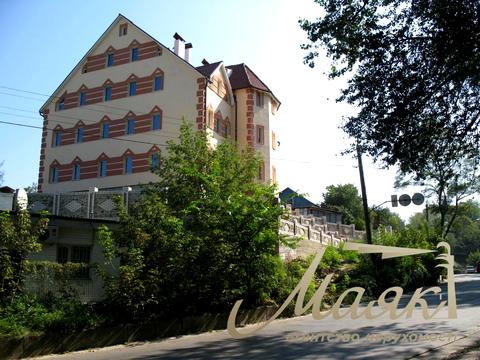 будинок за адресою Ольжича вул.