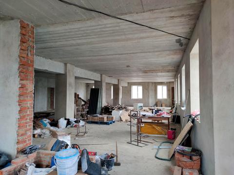 комерційна за адресою Першотравнева, 80