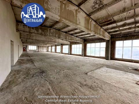 комерційна за адресою Комунальників вул., 2