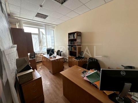 комерційна за адресою Кудрявський узвіз, 7
