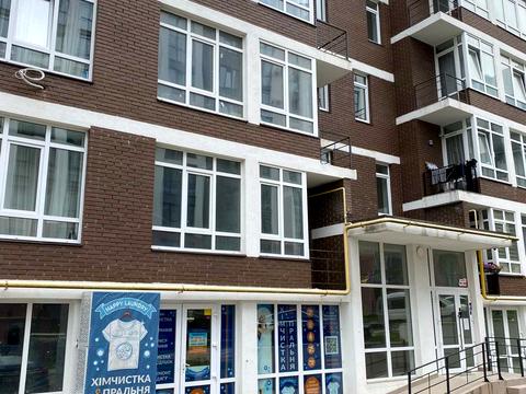 комерційна за адресою Малоголосківська вул., 44
