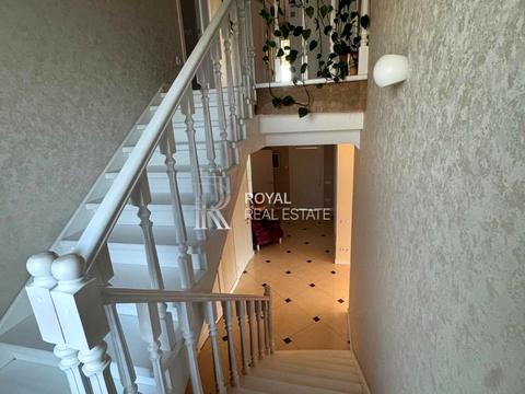 будинок за адресою Центральна вул.