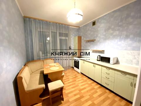 квартира за адресою Миколи Бажана просп., 12