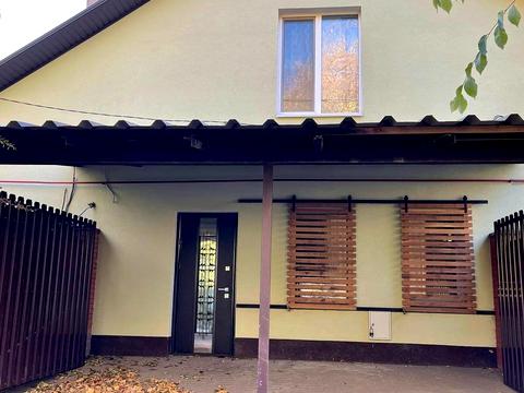 будинок за адресою Ніла Армстронга вул. (Казакова), 12