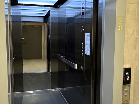 паркомісце за адресою Всеволода Змієнка вул., 32