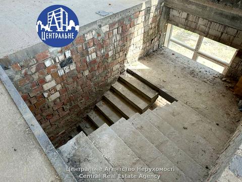 комерційна за адресою Комунальників вул., 2