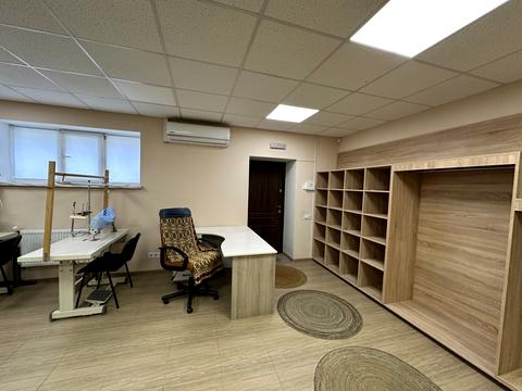 комерційна за адресою Горького, 5 В
