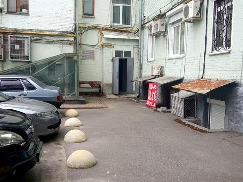 комерційна за адресою Михайла Грушевського вул., 28/2