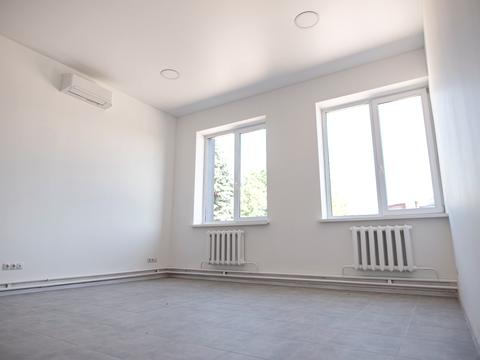 комерційна за адресою Євгена Чикаленка вул., 26