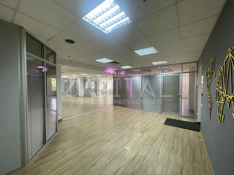 комерційна за адресою Богдана Хмельницького вул., 52