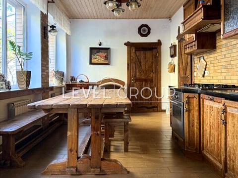 будинок за адресою Богатирська вул., 30а