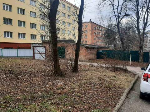 комерційна за адресою Інститутська вул., 4/1