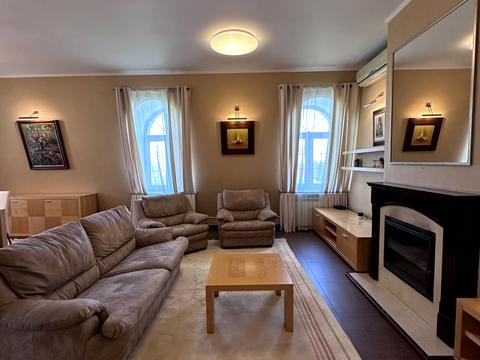 квартира по адресу Бехтеревский пер., 13-А