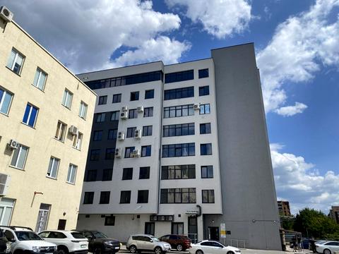 комерційна за адресою Зарічанська вул., 3/4