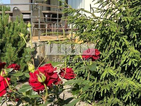 будинок за адресою Парникова вул.