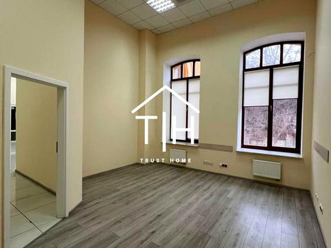 комерційна за адресою Бульварно-Кудрявська вул. (Воровського), 22-24