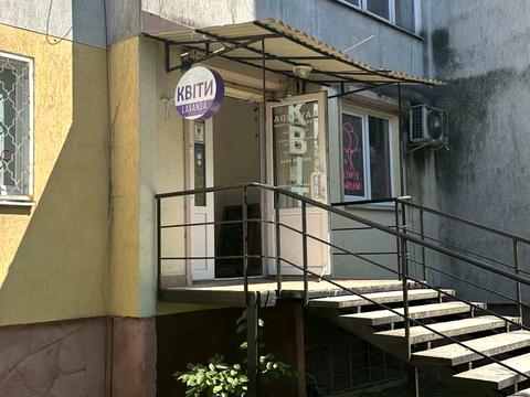 комерційна за адресою Василя Симоненка вул. (), 7