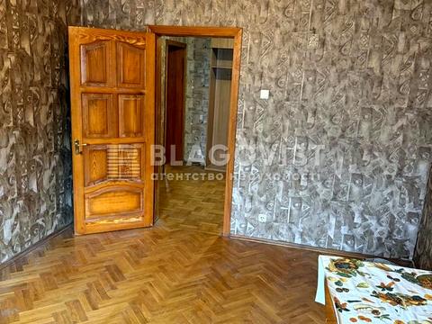 квартира за адресою Анни Ахматової вул., 15