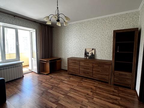 квартира за адресою Анни Ахматової вул., 31