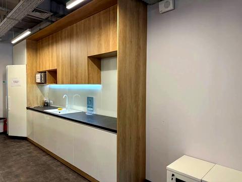 комерційна за адресою Сім'ї Прахових вул. (Гайдара), 48