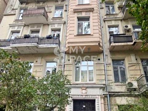 квартира за адресою Тарасівська вул., 8