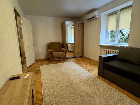 квартира за адресою Салютна вул., 17